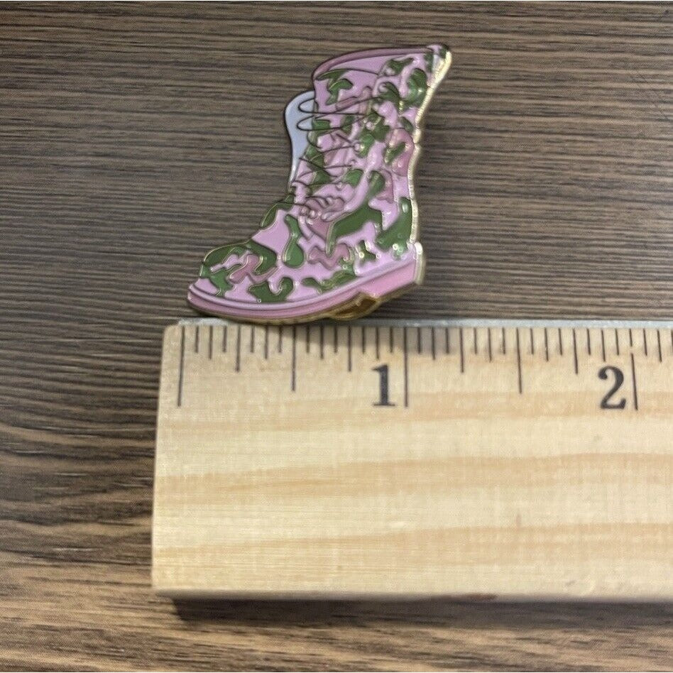 Vintage Retro Fun Pink Green Camouflage Military Lace Up Boot Ribbon Lapel Pin