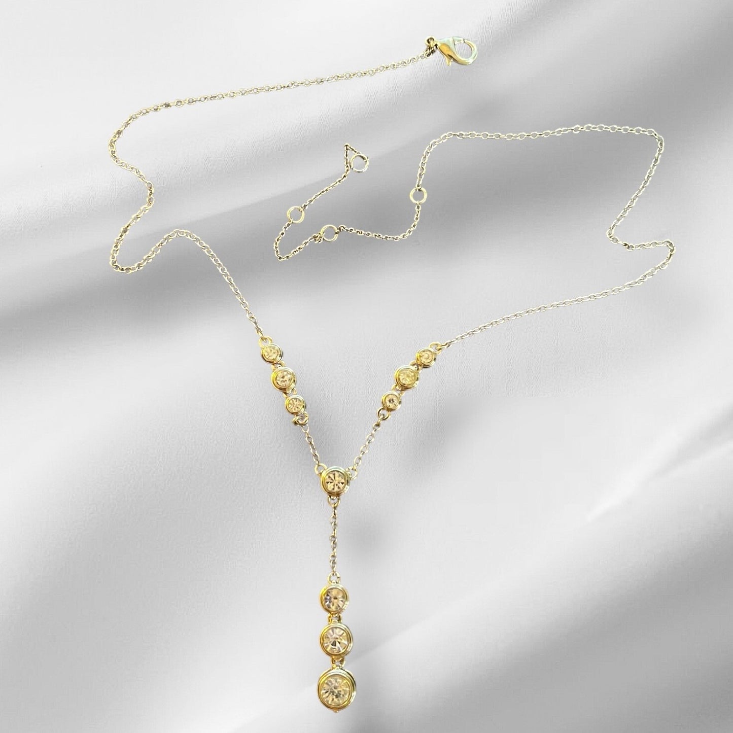 Anne Klein Bezeled Gold-tone Y Shaped 23” Delicate Necklace EUC Gorgeous