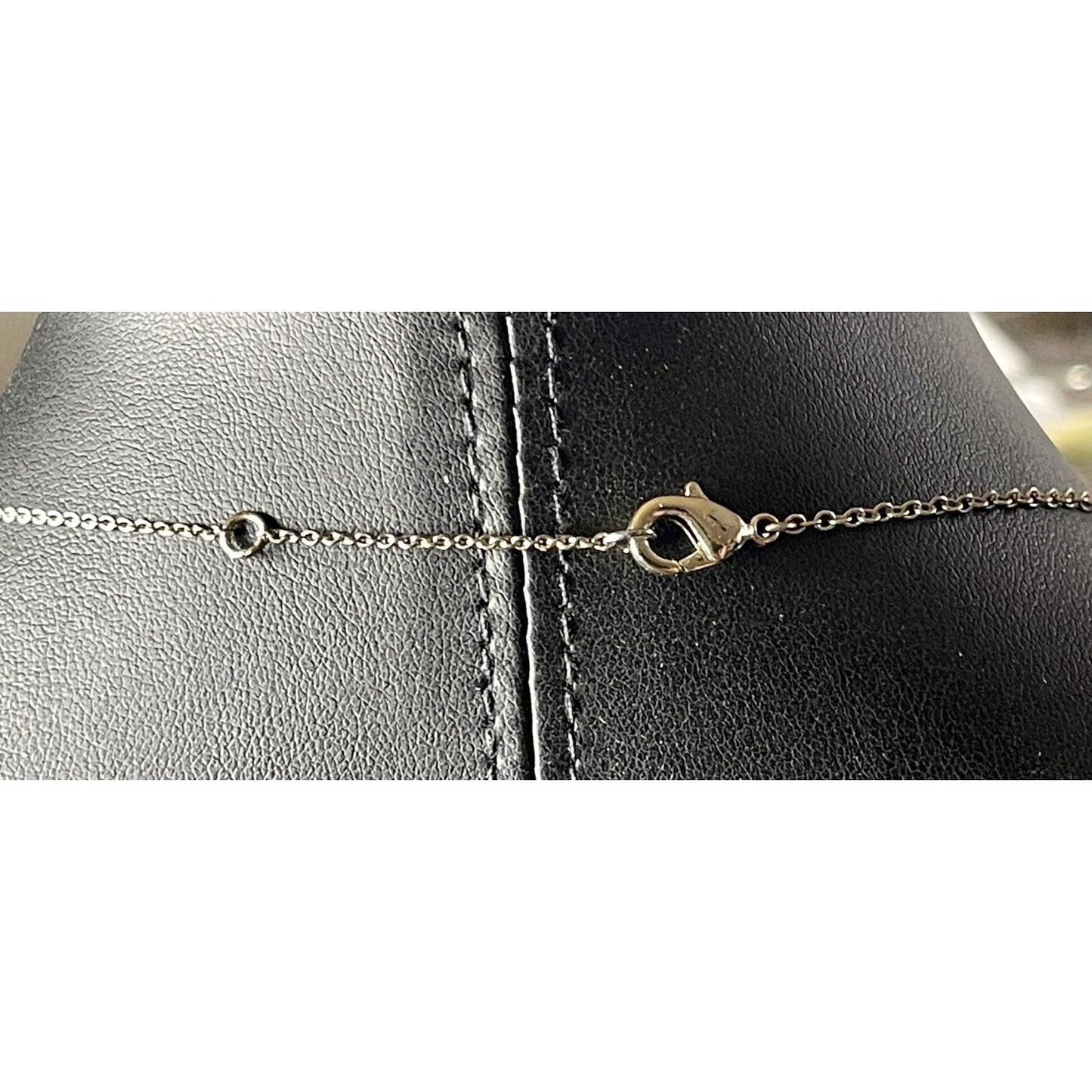 Anne Klein Bezeled Gold-tone Y Shaped 23” Delicate Necklace EUC Gorgeous