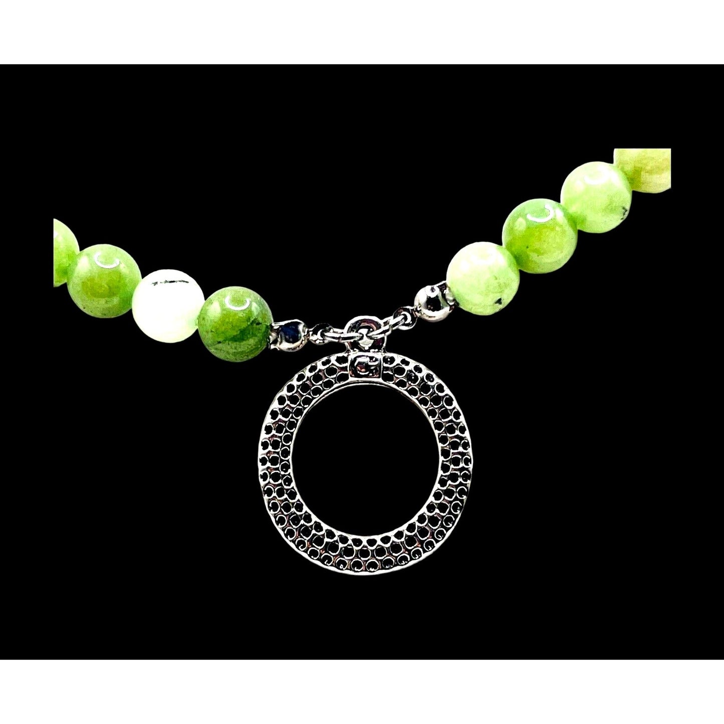 C Brand Green Jadeite Beaded Open Circle Pendant 14" Silver-tone Necklace EUC