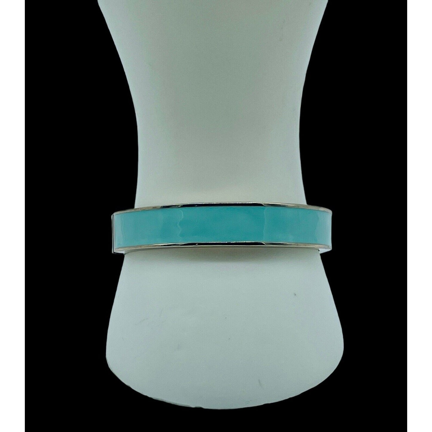 Banana Republic Robins Egg Blue Enamel ClamperGold Tone 2.5” Bracelet EUC PRETTY