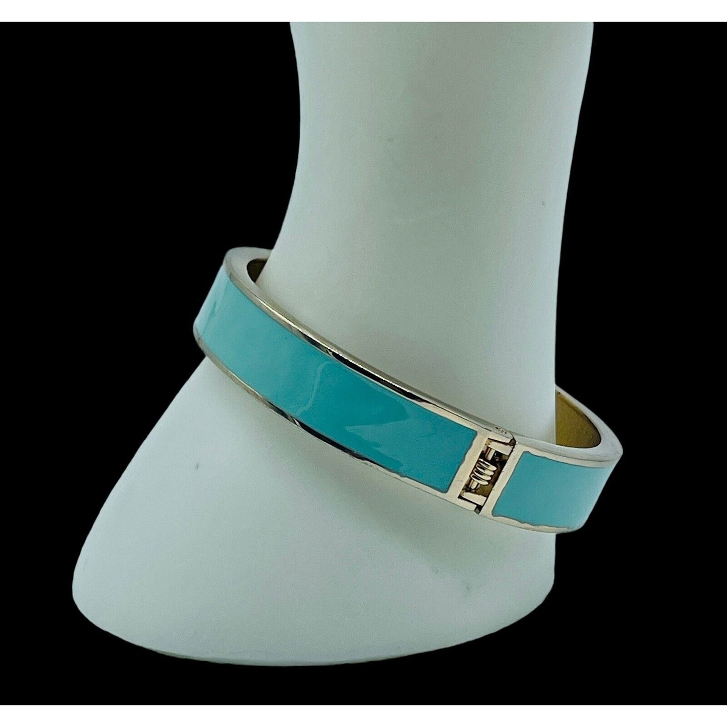 Banana Republic Robins Egg Blue Enamel ClamperGold Tone 2.5” Bracelet EUC PRETTY