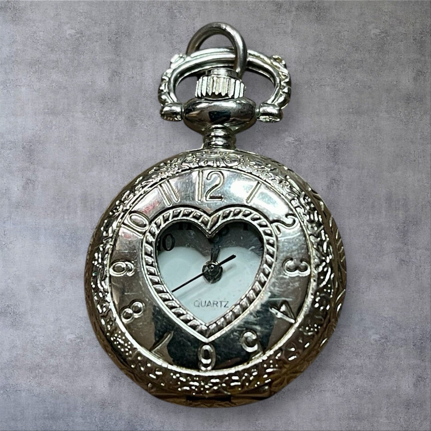 Vintage Quartz Heart Shape Watch w/Silver Rolo Chain 32” Necklace (New Battery)