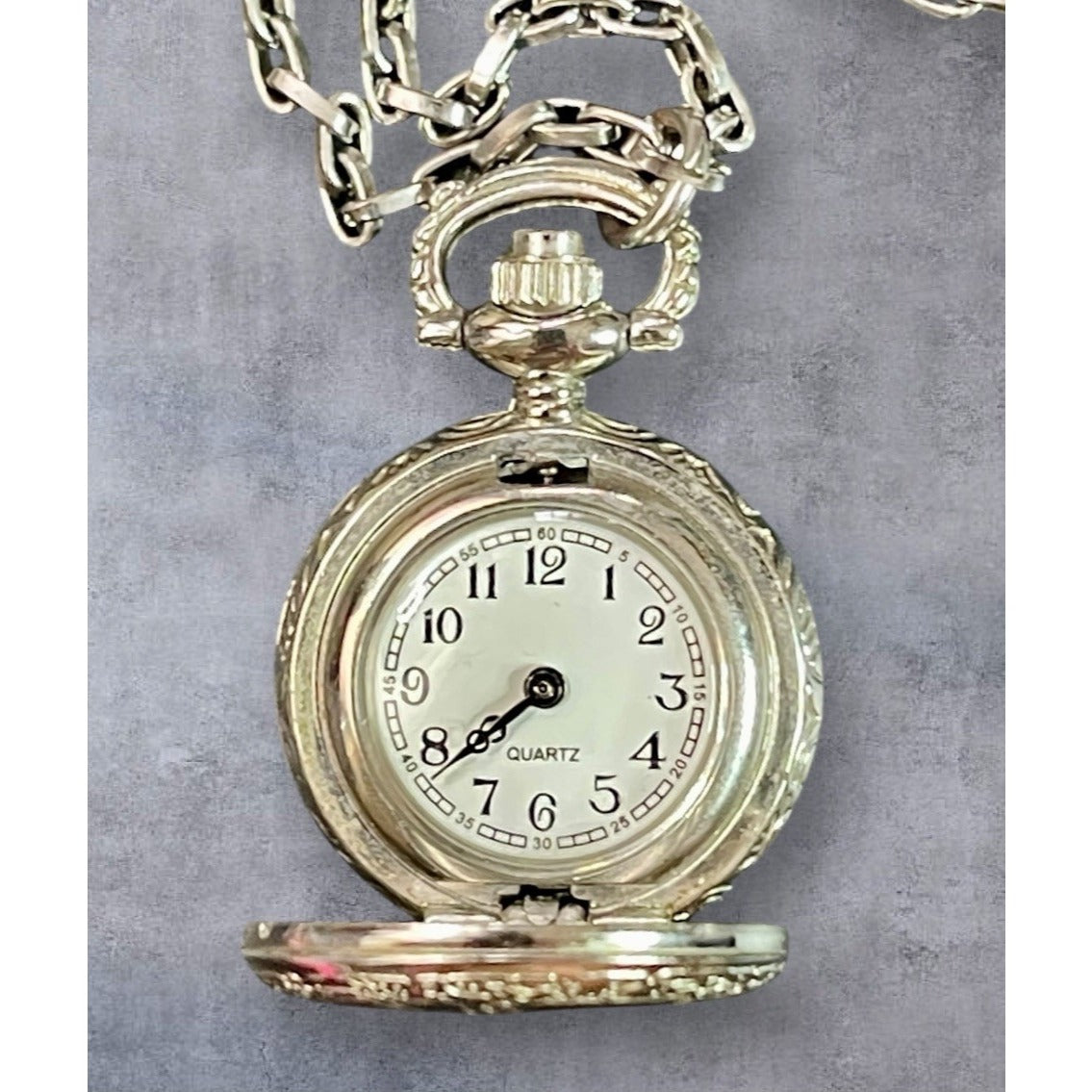 Vintage Quartz Heart Shape Watch w/Silver Rolo Chain 32” Necklace (New Battery)
