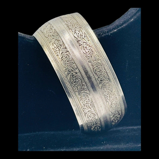 BOHO CHIC FLOWER DOUBLE ENGRAVING OPEN BANGLE CUFF SILVER BRACELET GORGEOUS VGUC