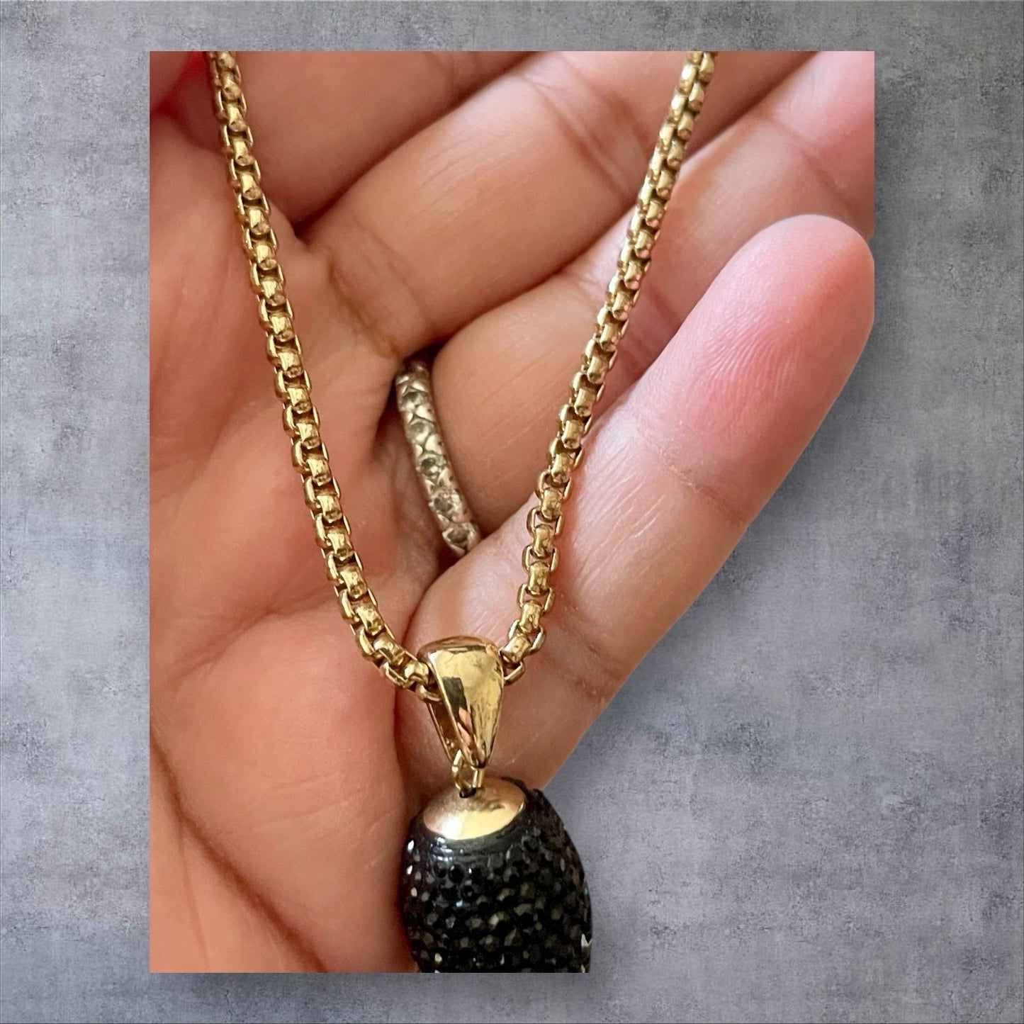 Long 42" Box Gold-tone Chain w/Black Crystals Gold Tassel Pendant VGUC GORGEOUS