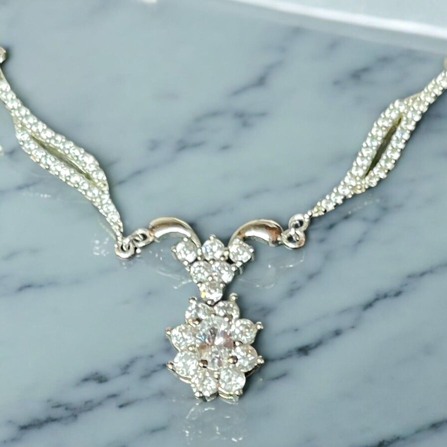 Vintage Retro Soltaire Pendant Cubic Zirconias Silver Tone 18" Necklace EUC